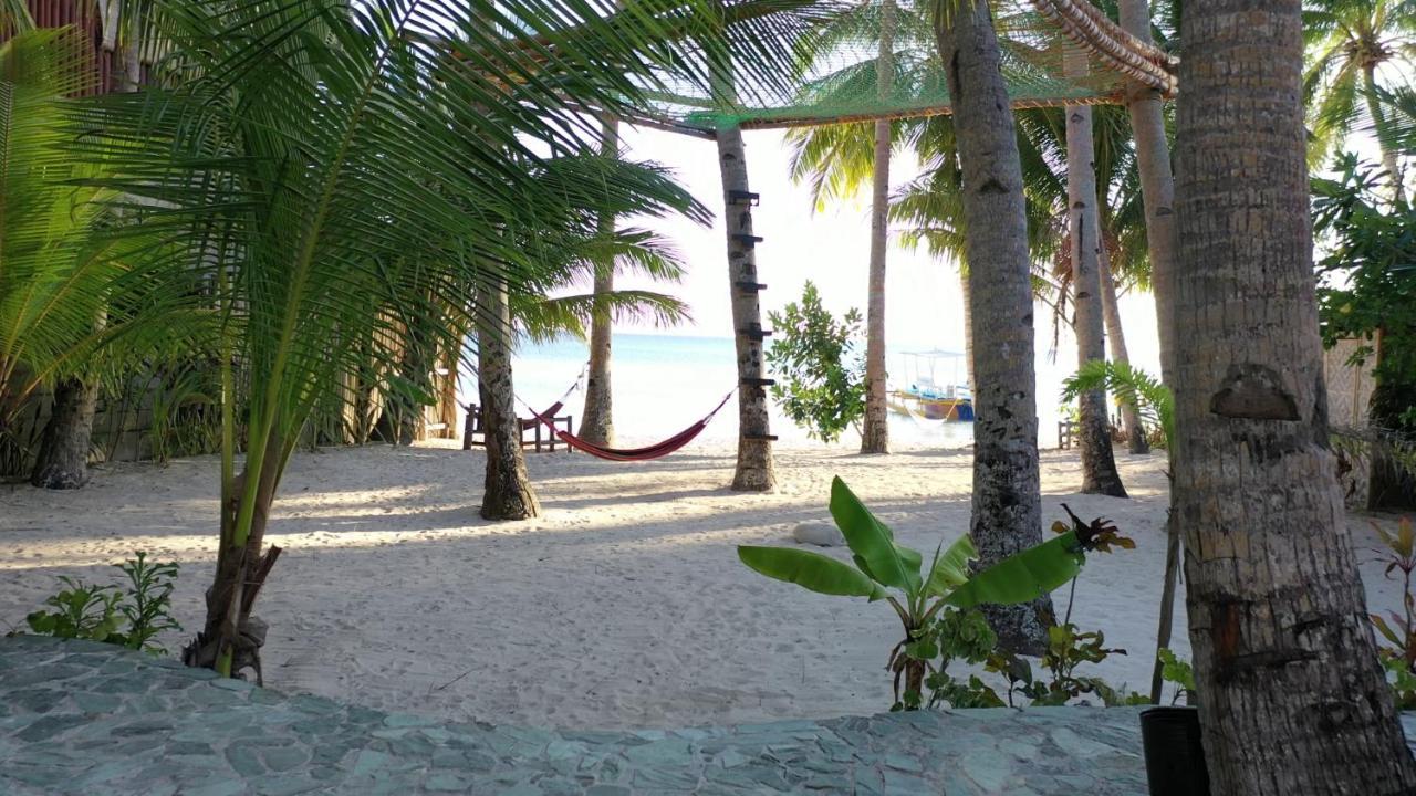 Apo Diver Beach Resort 산후안 외부 사진