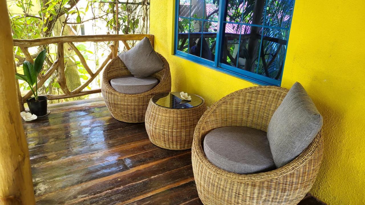 Apo Diver Beach Resort 산후안 외부 사진